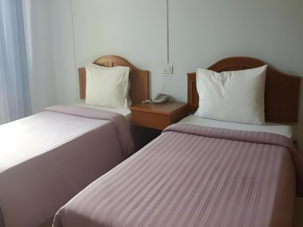 Ritzy House Hotel Chumphon Esterno foto