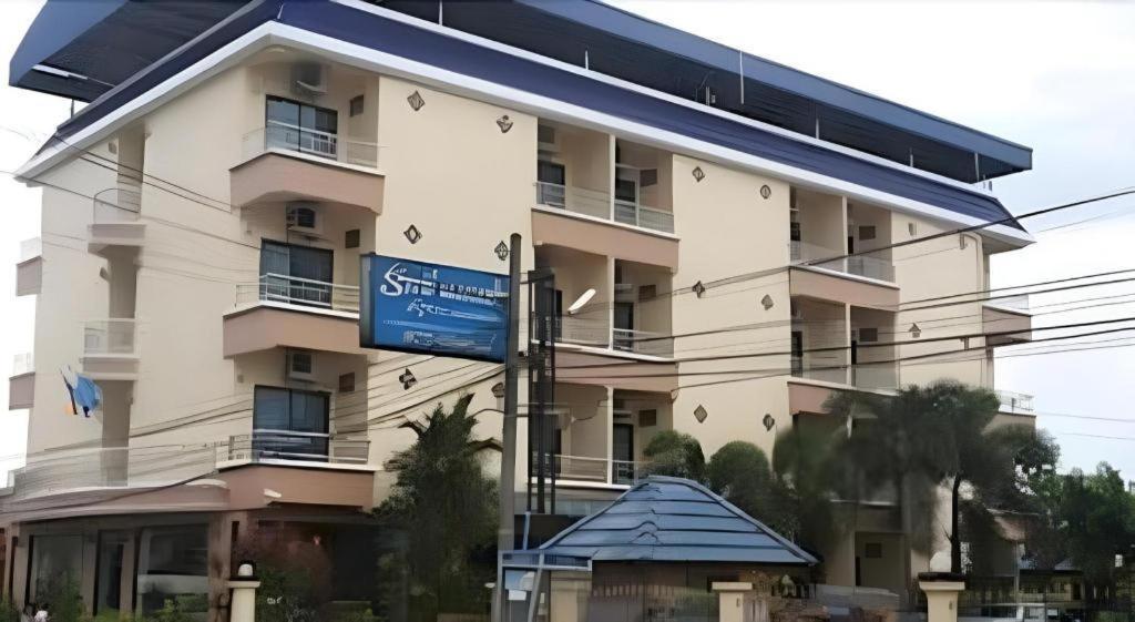Ritzy House Hotel Chumphon Esterno foto