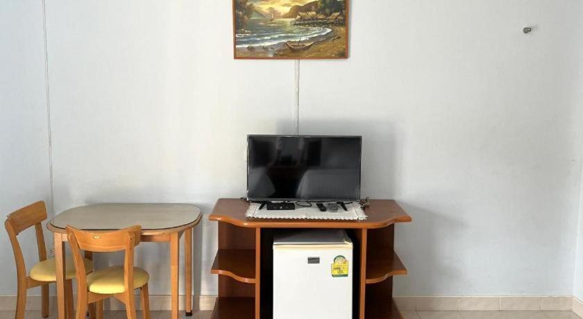 Ritzy House Hotel Chumphon Esterno foto