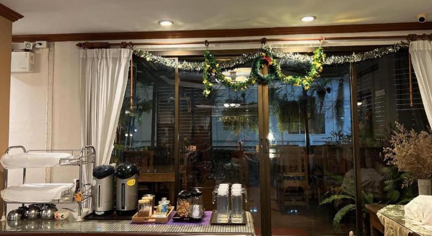 Ritzy House Hotel Chumphon Esterno foto