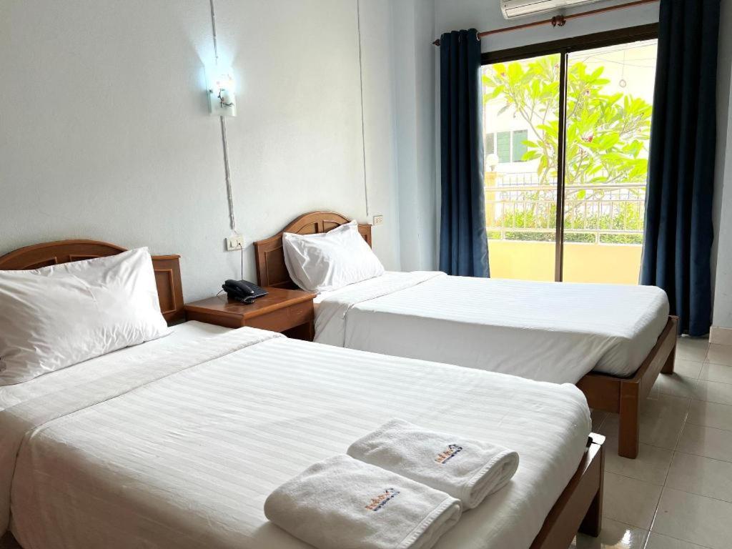 Ritzy House Hotel Chumphon Esterno foto