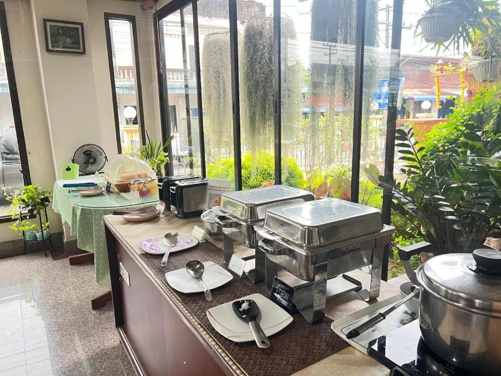 Ritzy House Hotel Chumphon Esterno foto