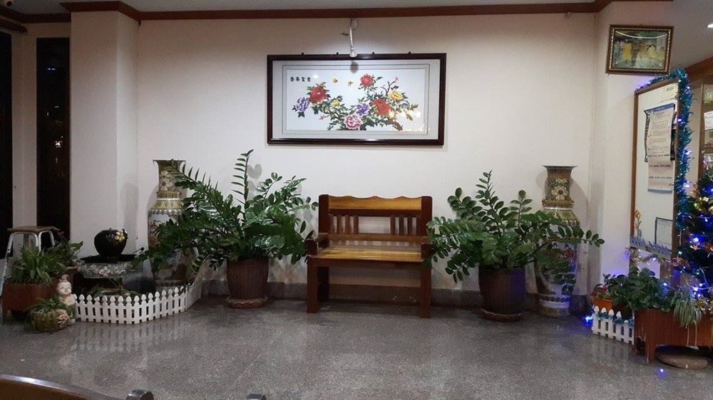 Ritzy House Hotel Chumphon Esterno foto
