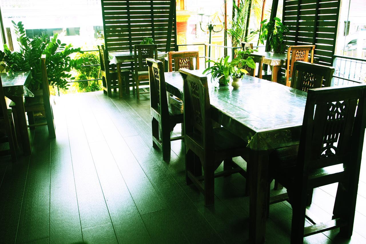 Ritzy House Hotel Chumphon Esterno foto